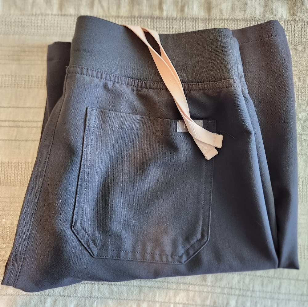 Figs Charcoal XS
